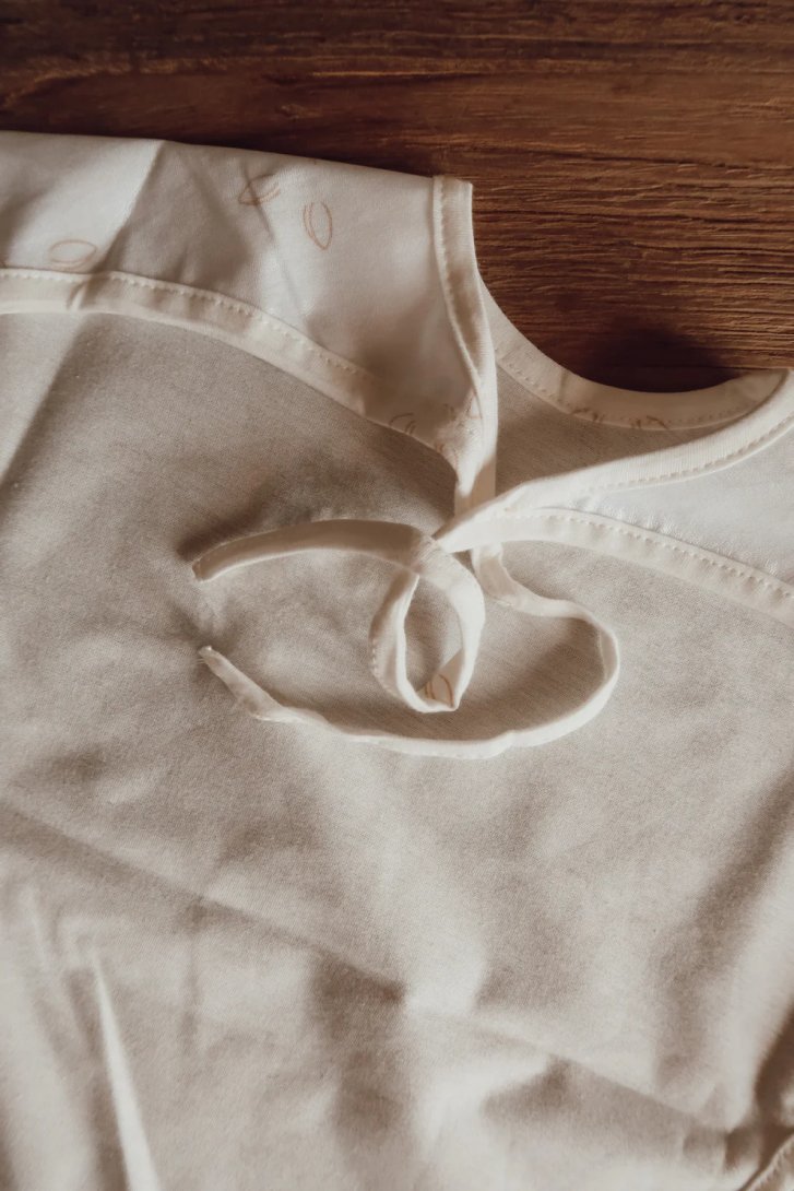 Bavoir tablier manches longues imperméable en coton bio