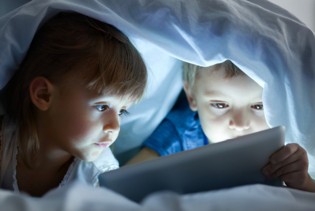 L'enfant et l'écran : mieux comprendre les dangers de l'exposition aux écrans