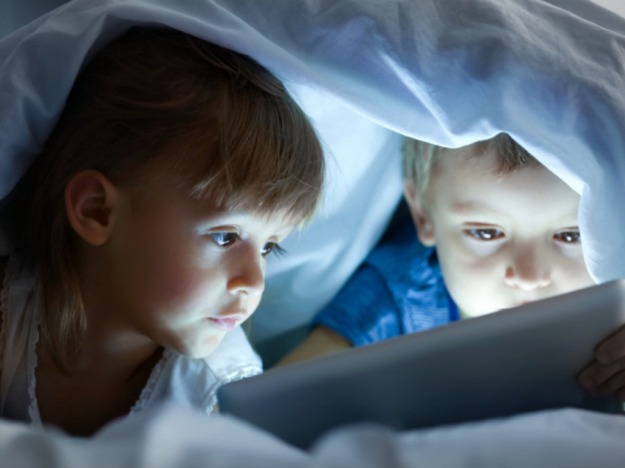 L'enfant et l'écran : mieux comprendre les dangers de l'exposition aux écrans