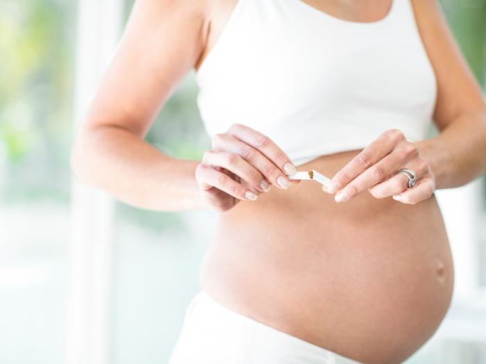 Arrêter de fumer pendant la grossesse : solutions et questions 