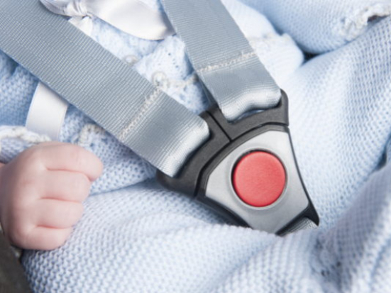 Sièges auto : voyager avec bébé en toute sécurité